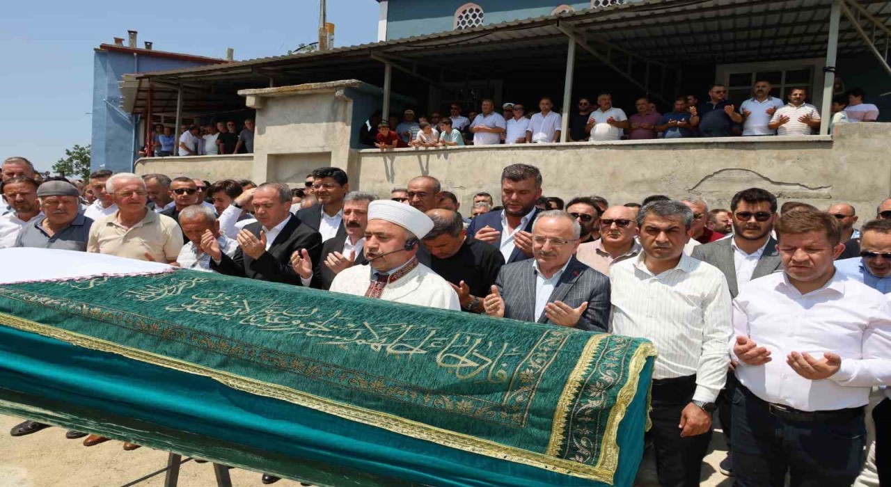 MHP İl Başkanı Burhan Mucurun acı günü: Annesi dualarla son yolculuğuna uğurlandı