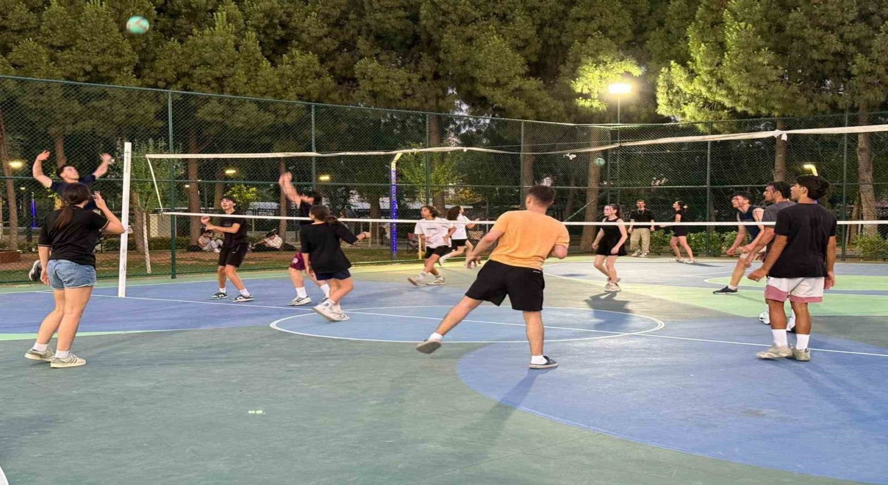 Mimar Sinan Parkına vatandaşlardan yoğun ilgi