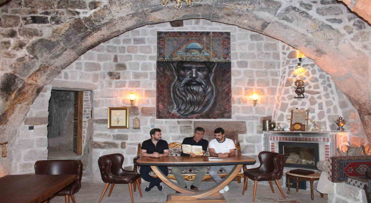 Mimar Sinanın doğduğu köyde halıya işlenen resmi büyük beğeni topluyor