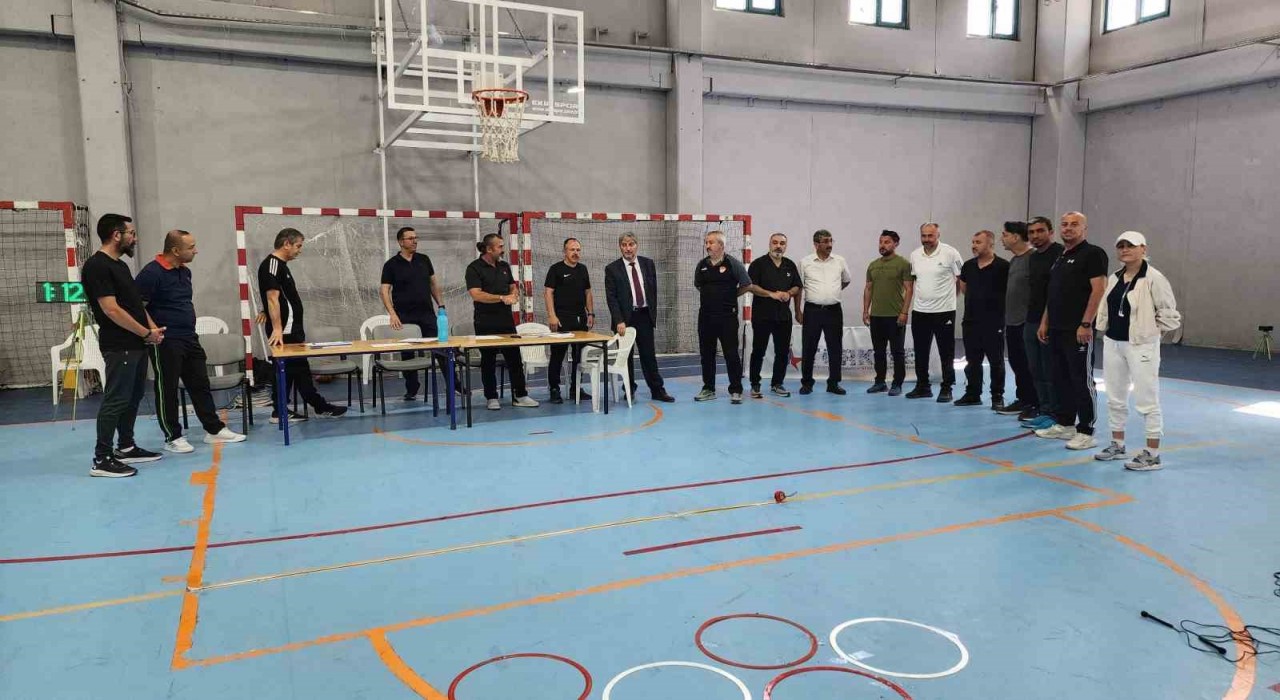 Müdür Yılmazdan sanat ve spora destek mesajı: Zihninizi, ruhunuzu boş bırakmayın