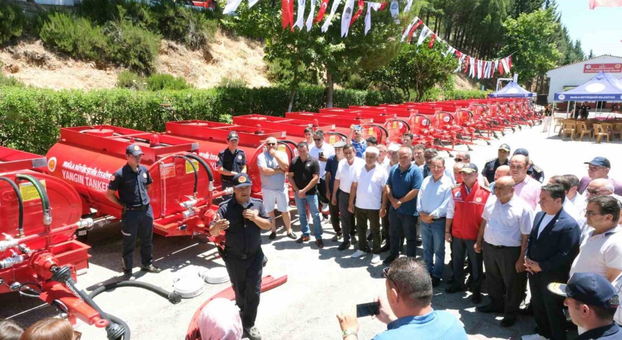 Muğla Büyükşehirden kırsal mahallelere 25 yangın tankeri