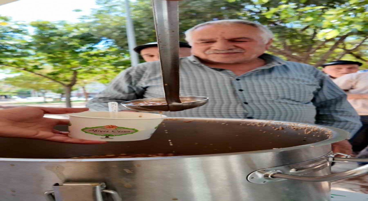 Muharrem Ayının bereketi Şehitkamilde paylaşılıyor