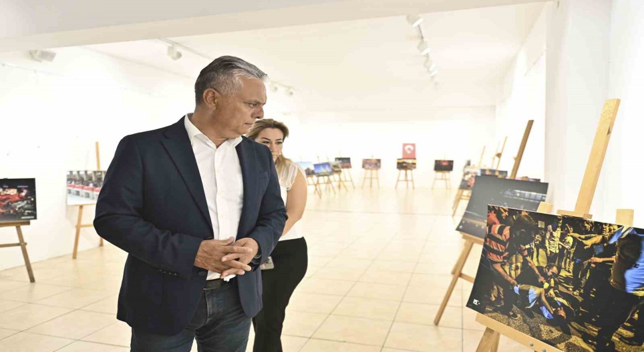 Muratpaşada 15 Temmuz anısına fotoğraf sergisi