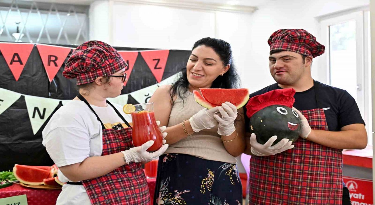 Muratpaşada özel gereksinimli bireyler mutfak atölyesinde buluştu