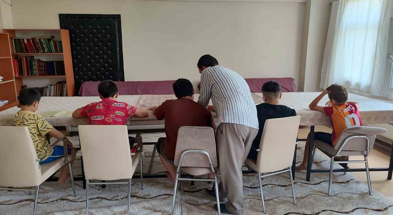 Muşta çocuklara yönelik Kuran-ı Kerim eğitimi