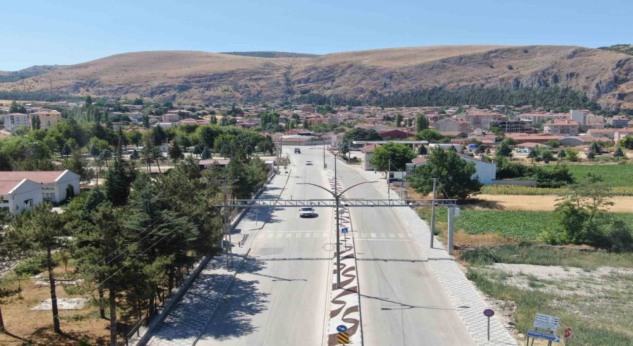 Mustafa Kemal Caddesinde kaldırım çalışmaları tamamlandı