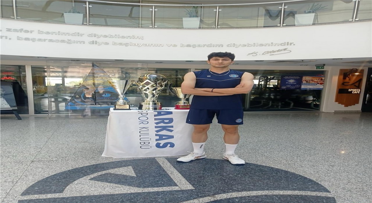 Nejat Efe Yavuz, Arkasspora transfer oldu