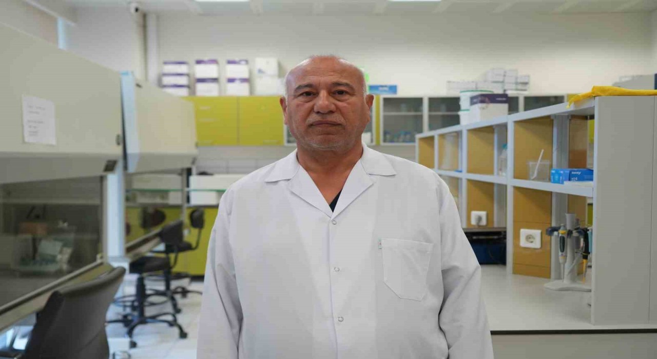 Niğdede geleceğin ziraat mühendisleri sınıfta eğitim, sahada deneyim kazanıyor