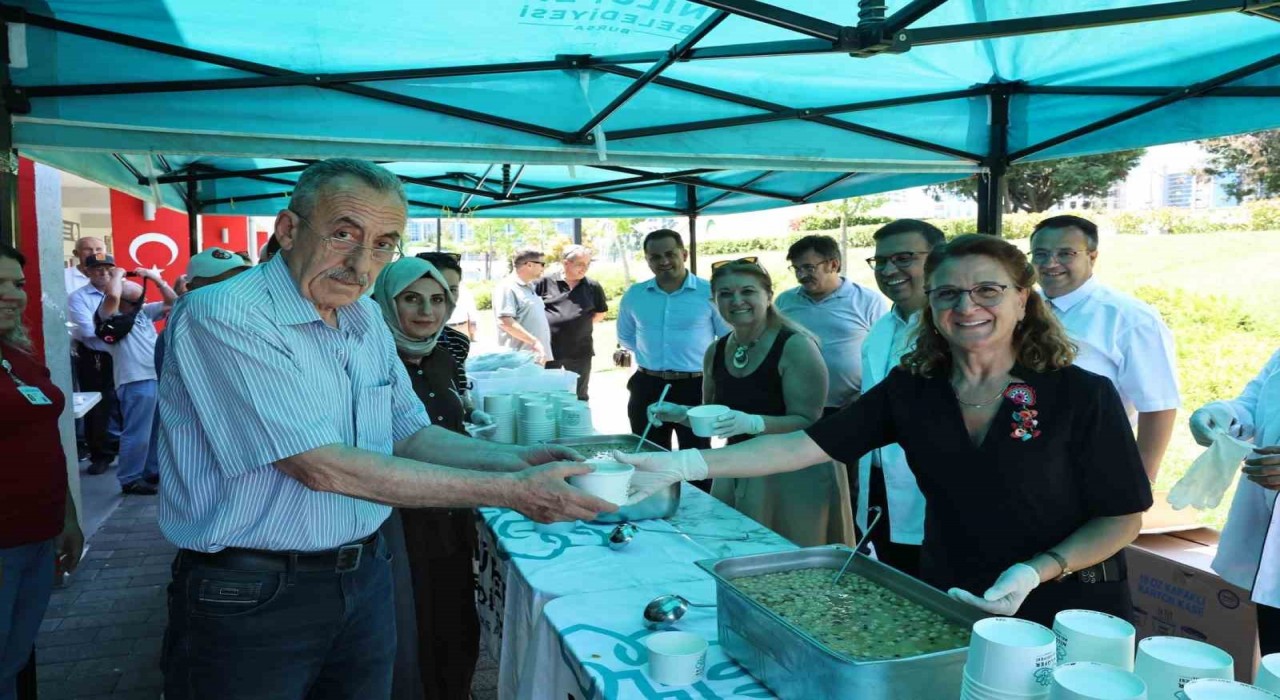 Nilüfer Belediyesinden şehit ve gazi yakınlarına aşure ikramı