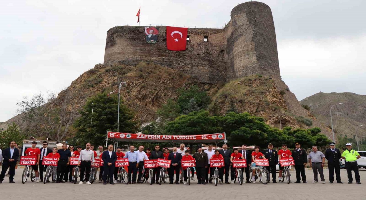 Oltuda 15 Temmuz Demokrasi ve Millî Birlik Günü etkinlikleri düzenlendi