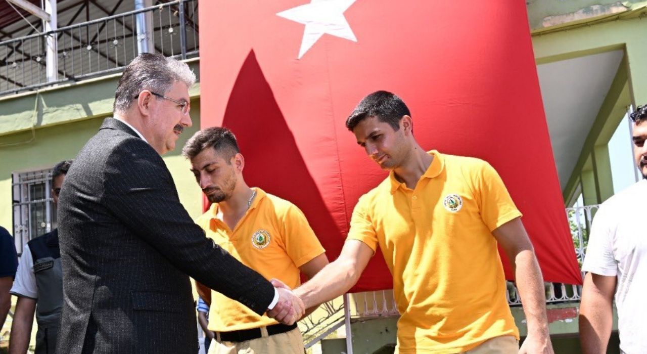 Orman İşçilerine Moral Ziyareti; “Yeşil Vatanımızı Gözümüz Gibi Korumalıyız”