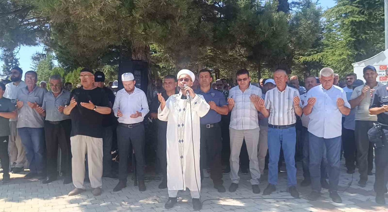 Orman yangını şehitleri için Bilecikte gıyabi cenaze namazı kılındı