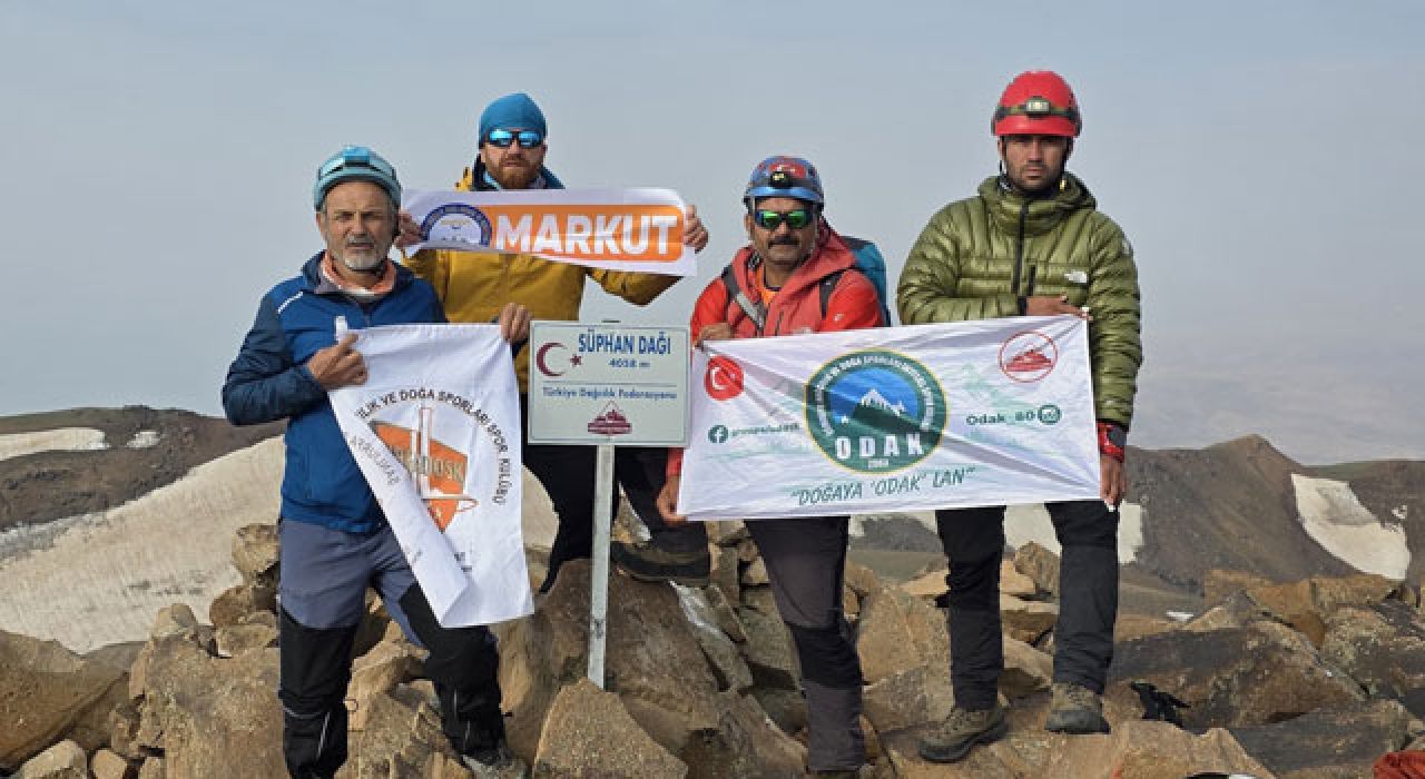 Orman Yangınlarına Dikkat Çekmek İçin 4058 Metreye Tırmandılar