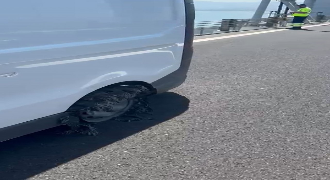 Osmangazi Köprüsünde iki aracın lastikleri peş peşe patladı