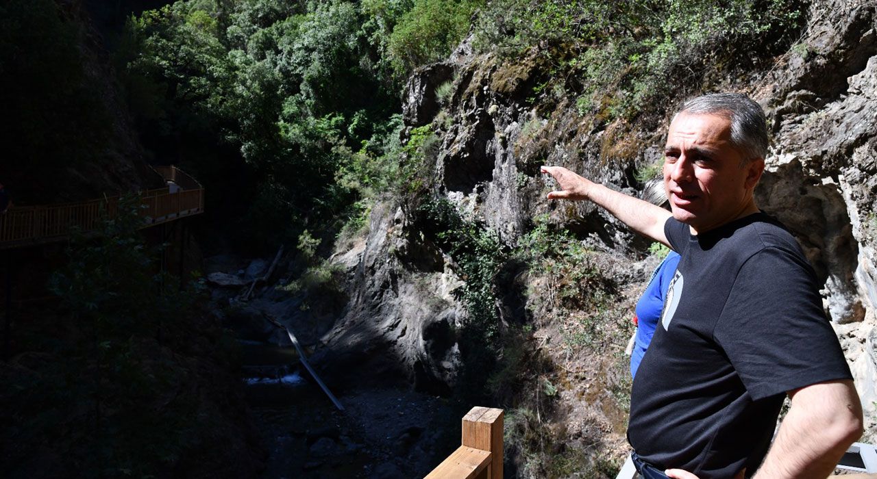 Osmaniye Karaçay Şelalesi Kanyon Yürüyüş Yolu Projesi Hızla İlerliyor