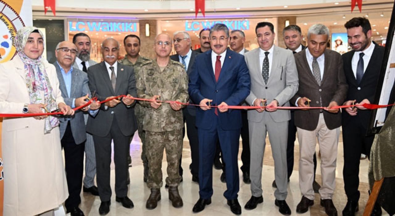 Osmaniye’de 15 Temmuz Anısına Fotoğraf ve Resim Sergisi Açıldı