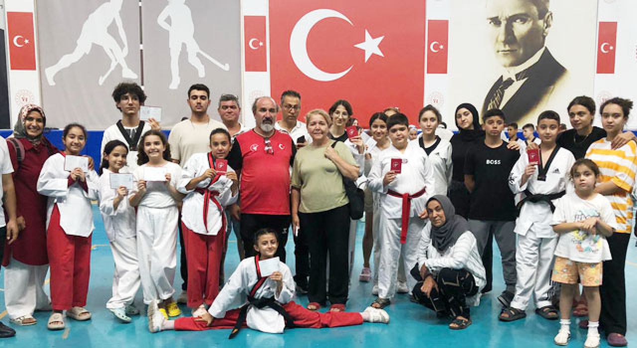 Osmaniyeli 13 Taekwondocu Üst Kuşağa Terfi Etti