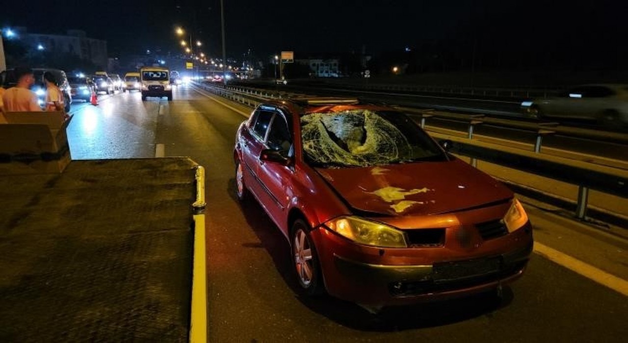 Otoyoldan karşıya geçmeye çalışırken otomobilin çarptığı adam hayatını kaybetti