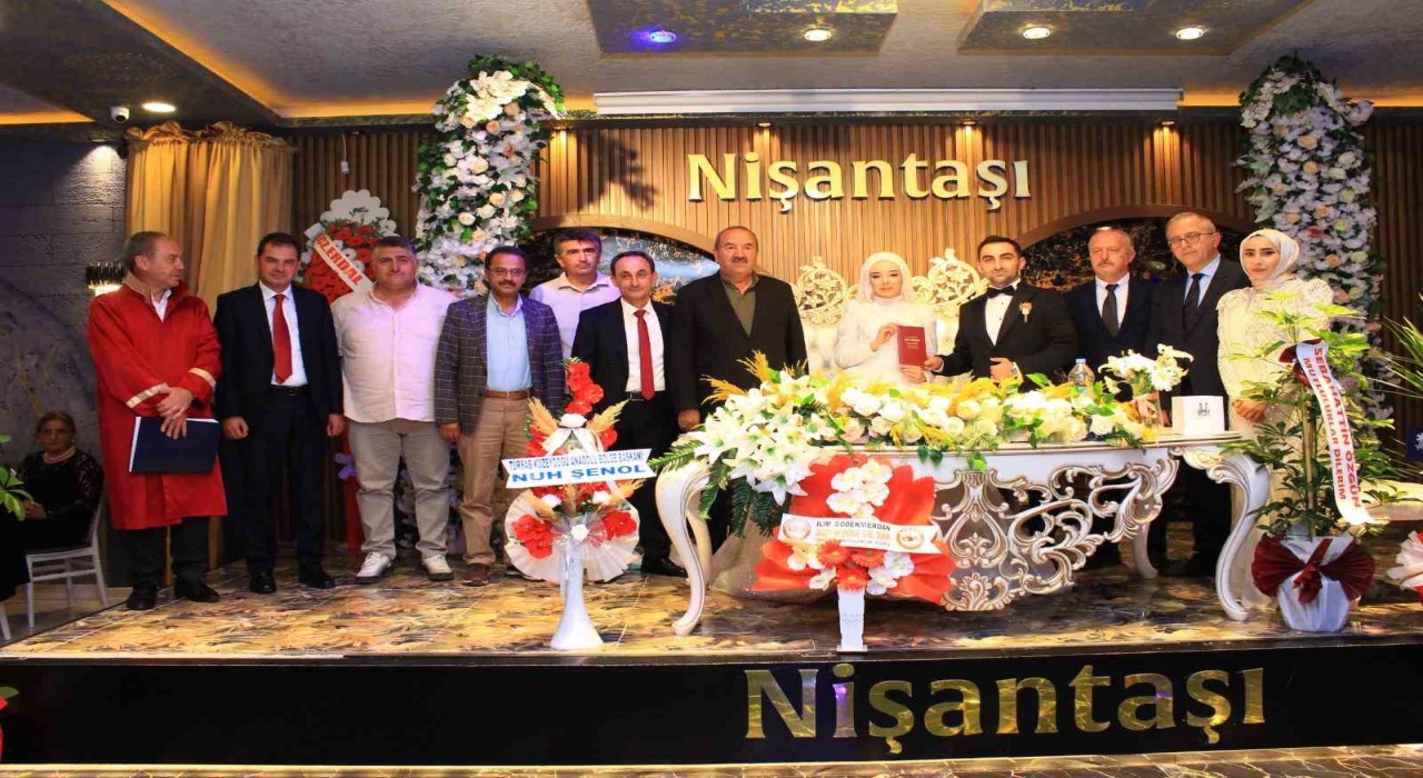 Özgün ailesinin mutlu günü