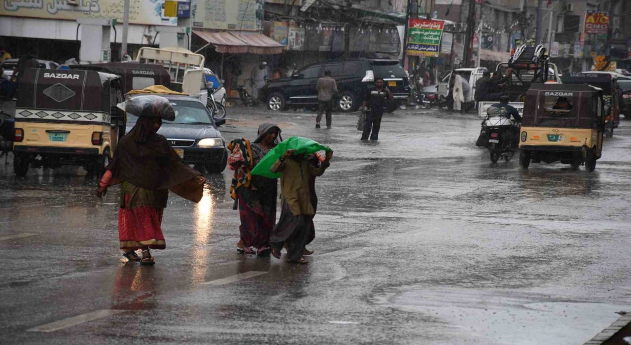 Pakistandaki muson yağışlarında bilanço 75e yükseldi