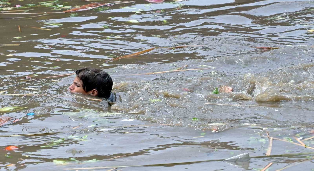 Pakistandaki muson yağmurlarında can kaybı 266ya yükseldi
