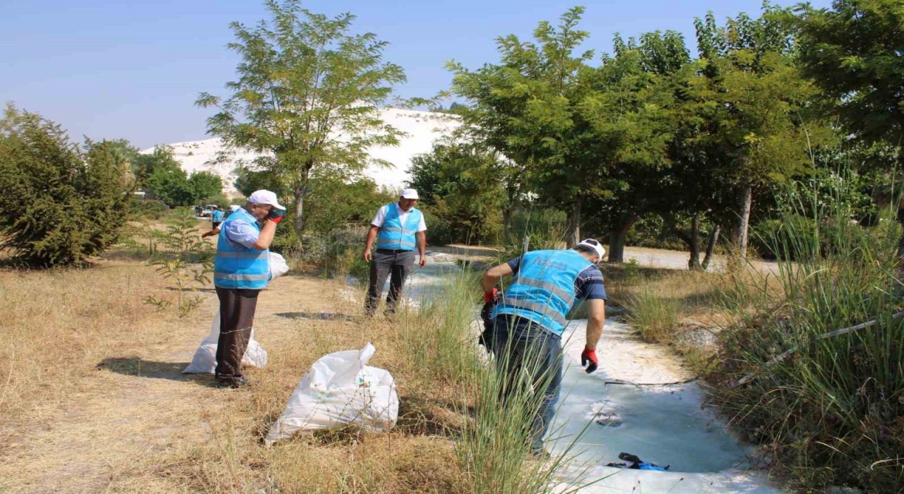 Pamukkale denetimli serbestlik yükümlüleri tarafından temizlendi