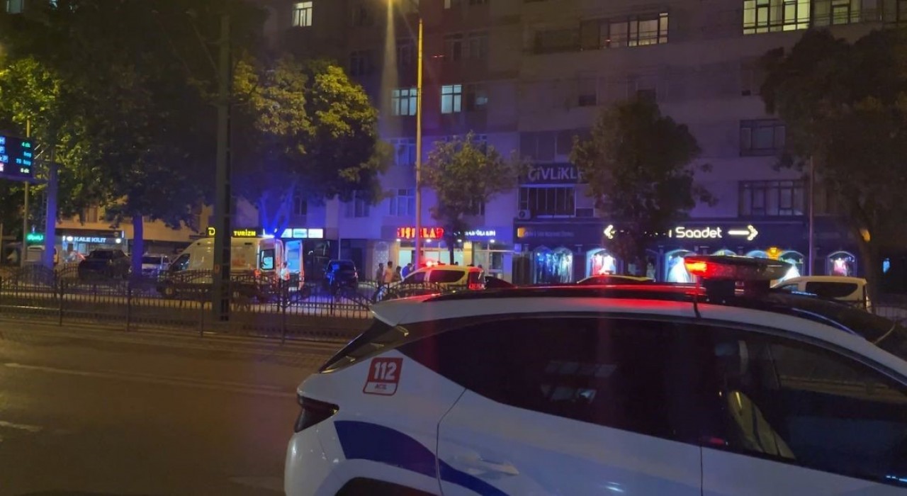 Paranızı geri vereceğim diye çağırdığı iki kardeşi bıçakladı