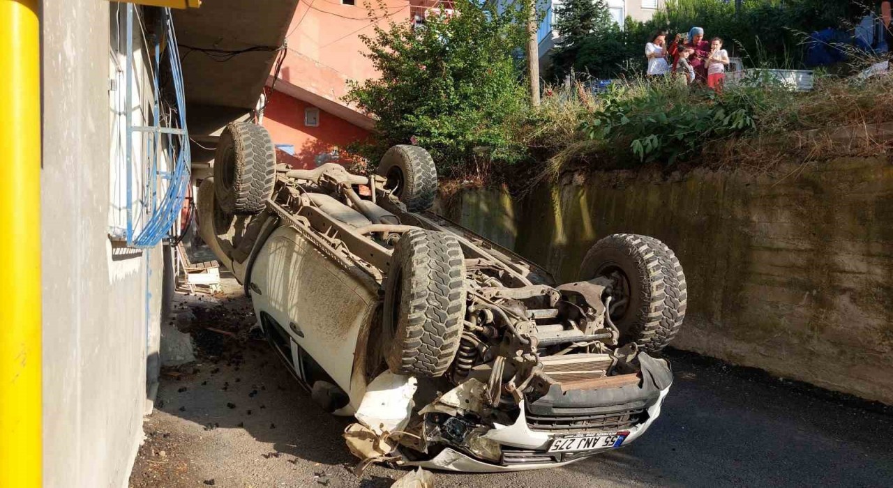 Park halindeki kamyonet hareket ederek 8 yaşındaki çocuğa çarptı