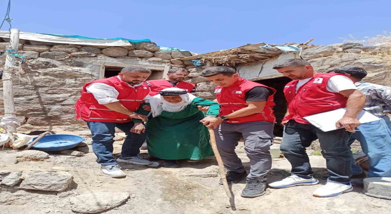 Patnosta 90 yaşındaki kadına Kızılay kucak açtı