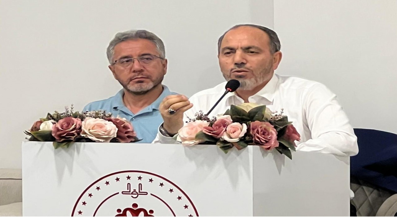 PAÜ Rektörü Prof. Dr. Güngör gençlerle buluştu