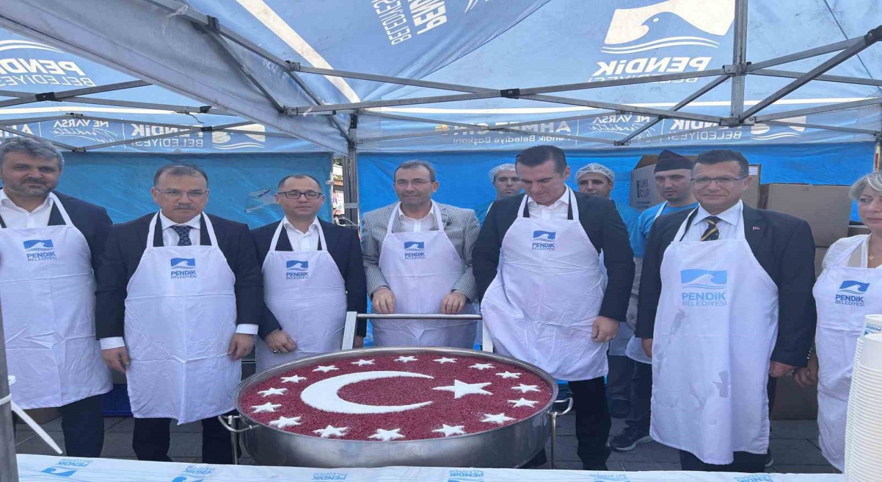 Pendikte Muharrem Ayı dolayısıyla 12 bin kişiye aşure dağıtıldı