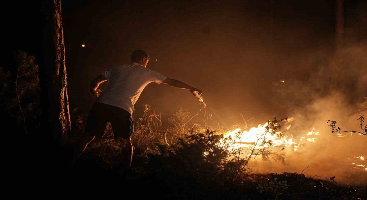 Pet şişelerle alevlere karşı mücadele