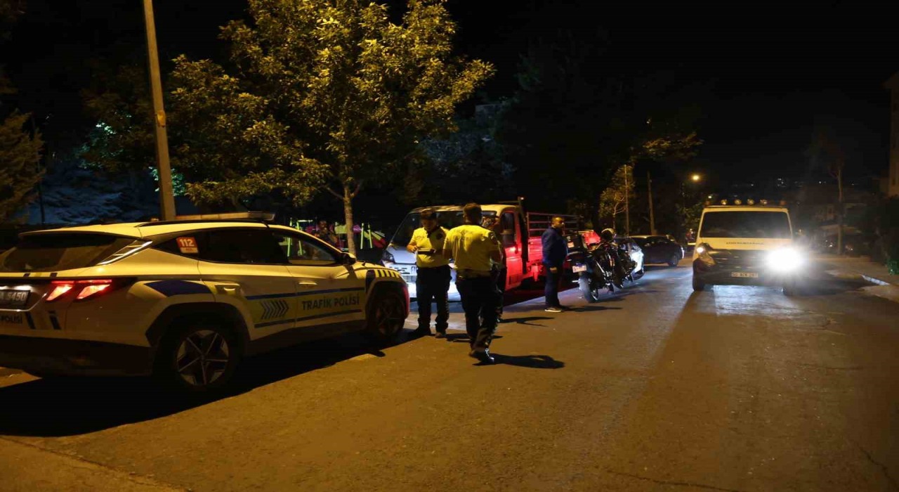 Polisin dur ihtarına uymayan sürücü önce aracıyla, sonra yaya olarak kaçtı