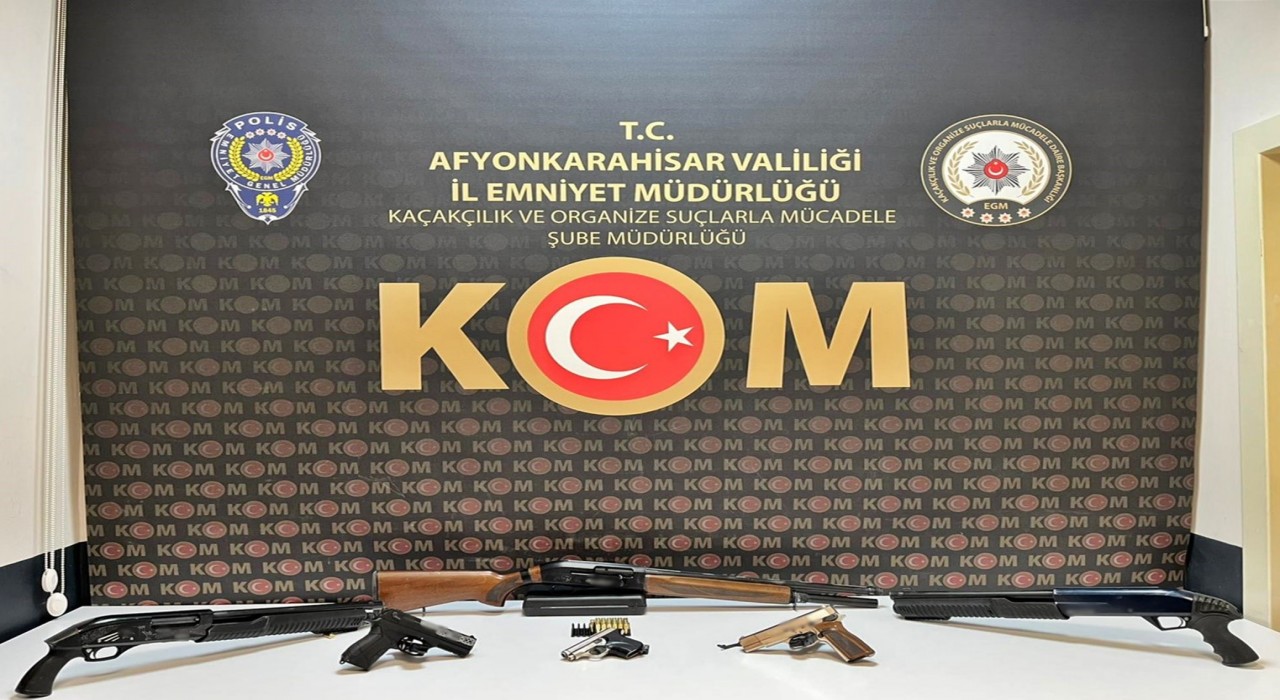 Polisten ruhsatsız silah operasyonu