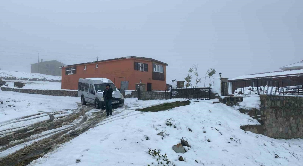 Rizede Temmuz ayında kar sürprizi