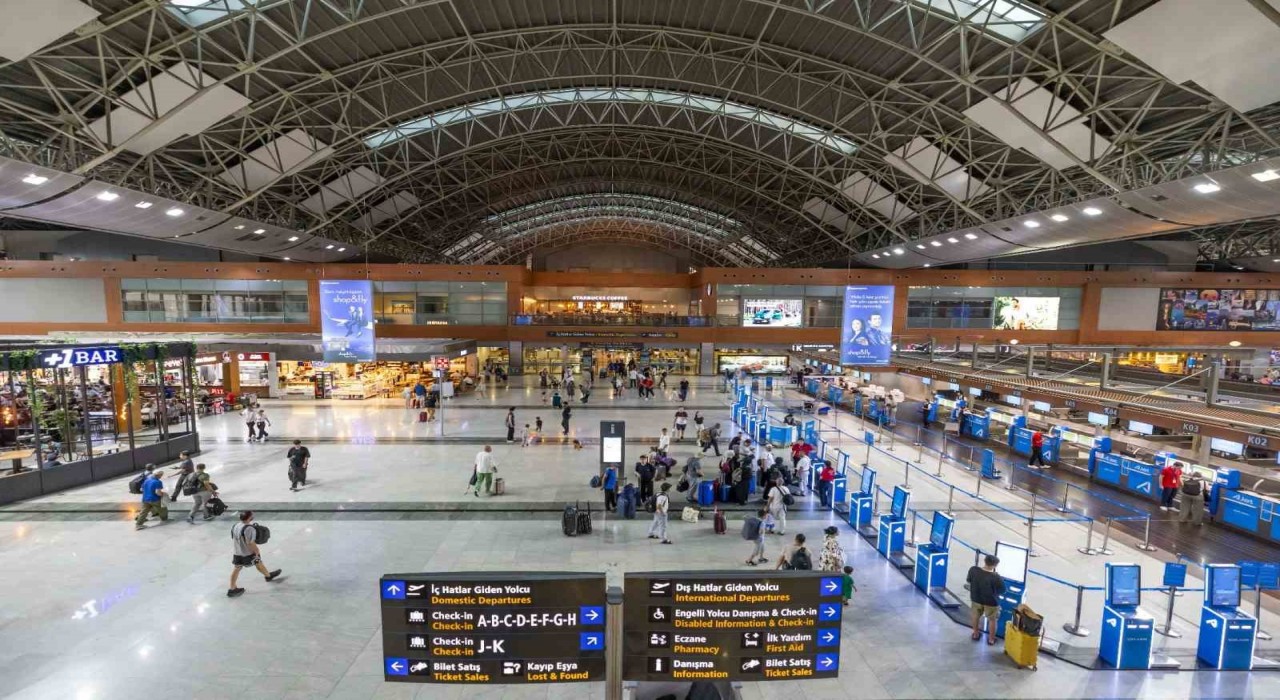 Sabiha Gökçen Havalimanında 7 rekor birden kırıldı