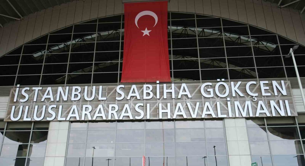 Sabiha Gökçen Uluslararası Havalimanı 15 Temmuzda kırmızı beyaza bürünecek