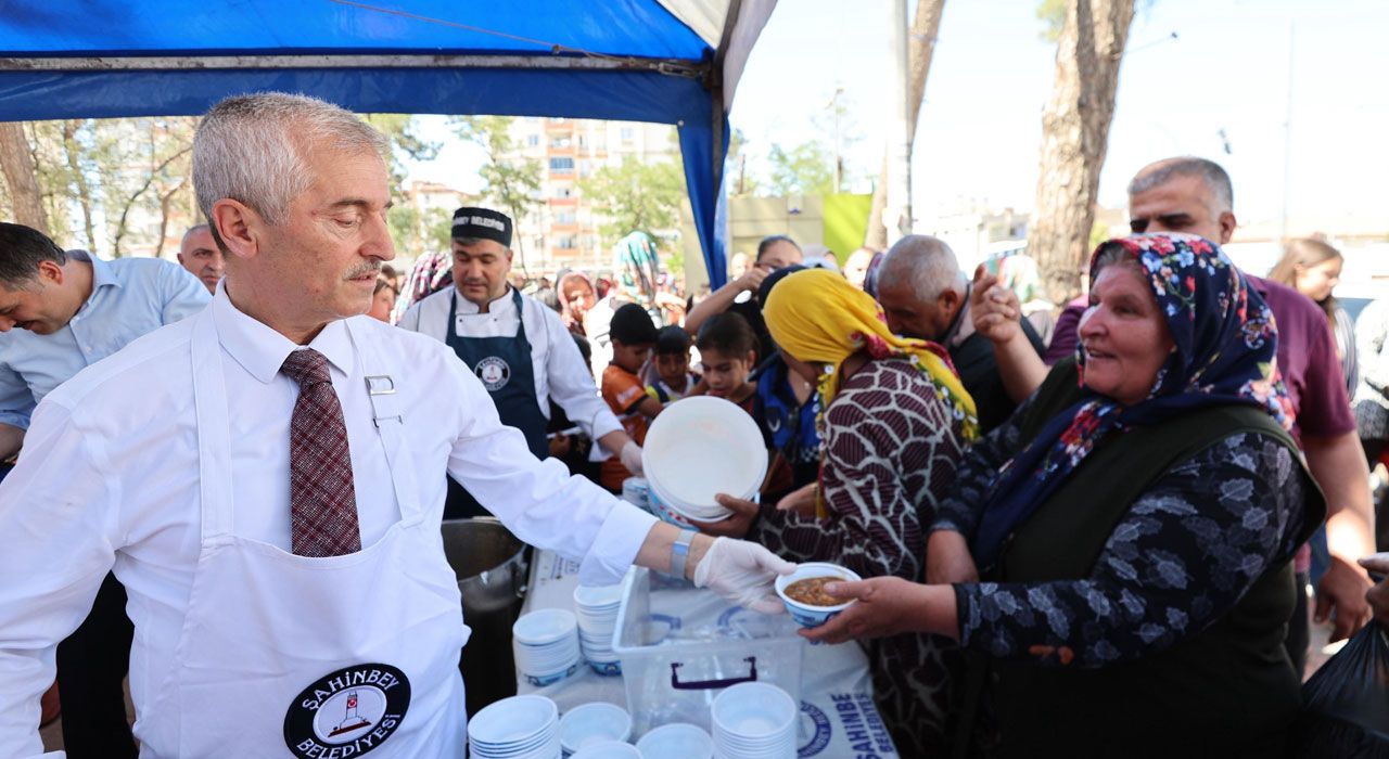 Şahinbey Belediyesi’nden Muharrem Ayı’nda 240 Bin Kişiye Aşure İkramı