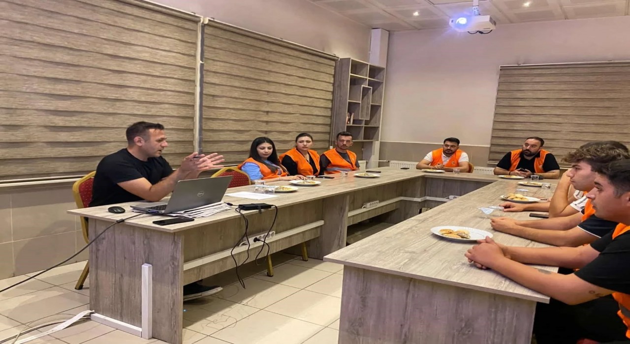 Saimbeylide gönüllülere orman yangınlarına karşı eğitim verildi