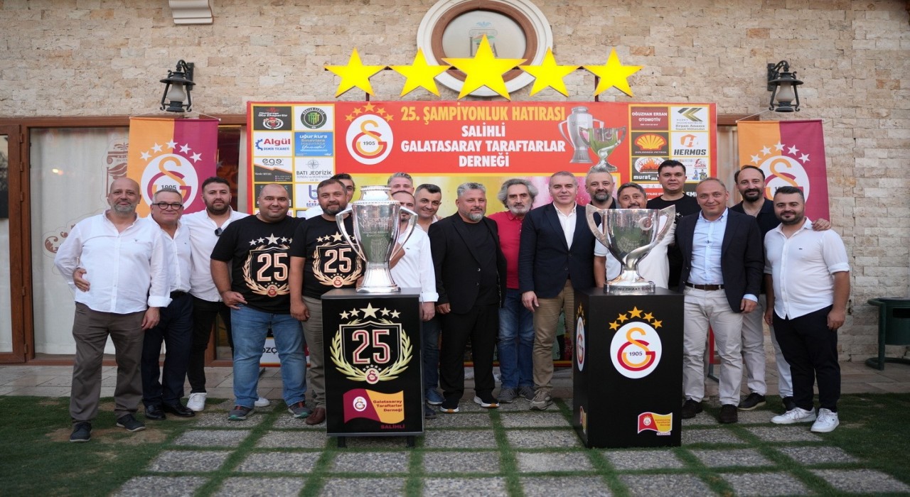 Salihlideki Galatasaraylılardan çifte kupalı kutlama