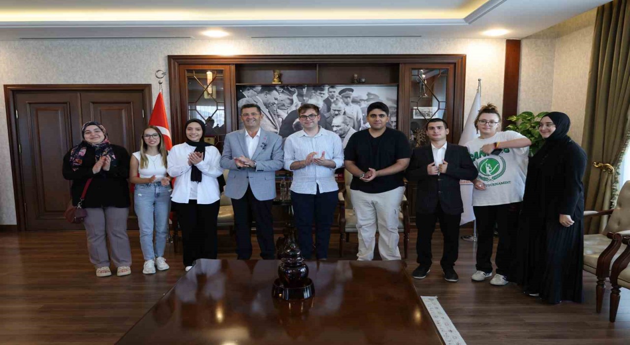 Şampiyonlardan Çekmeköy Belediye Başkanına ziyaret