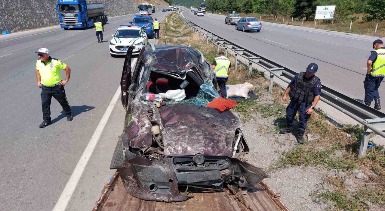 Samsunda hafif ticari araç takla attı: 1 ölü, 3 yaralı