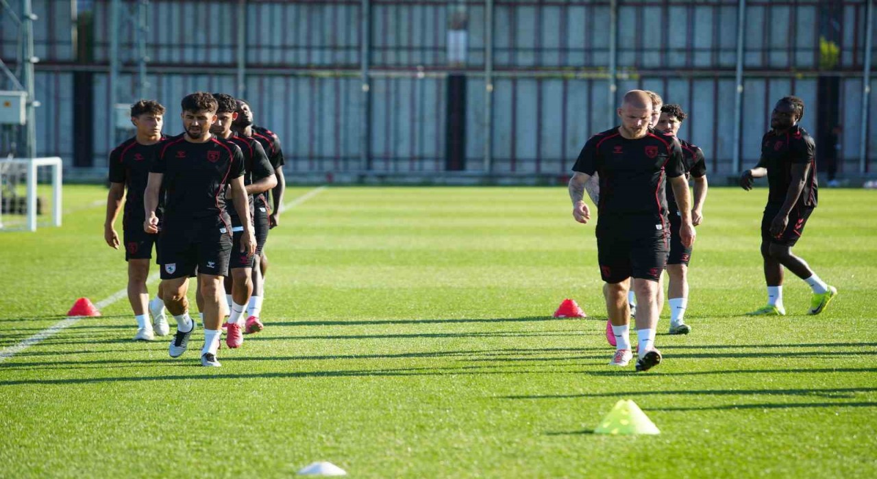 Samsunspor yeni sezona günde çift antrenmanla hazırlanıyor