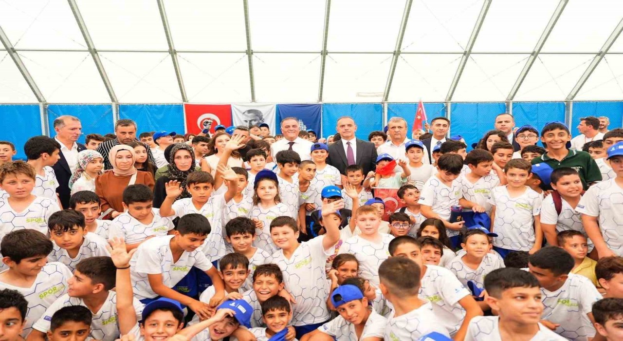 Sancaktepede Safa Tepesi Spor Tesisi yenilenen yüzüyle hizmete açıldı