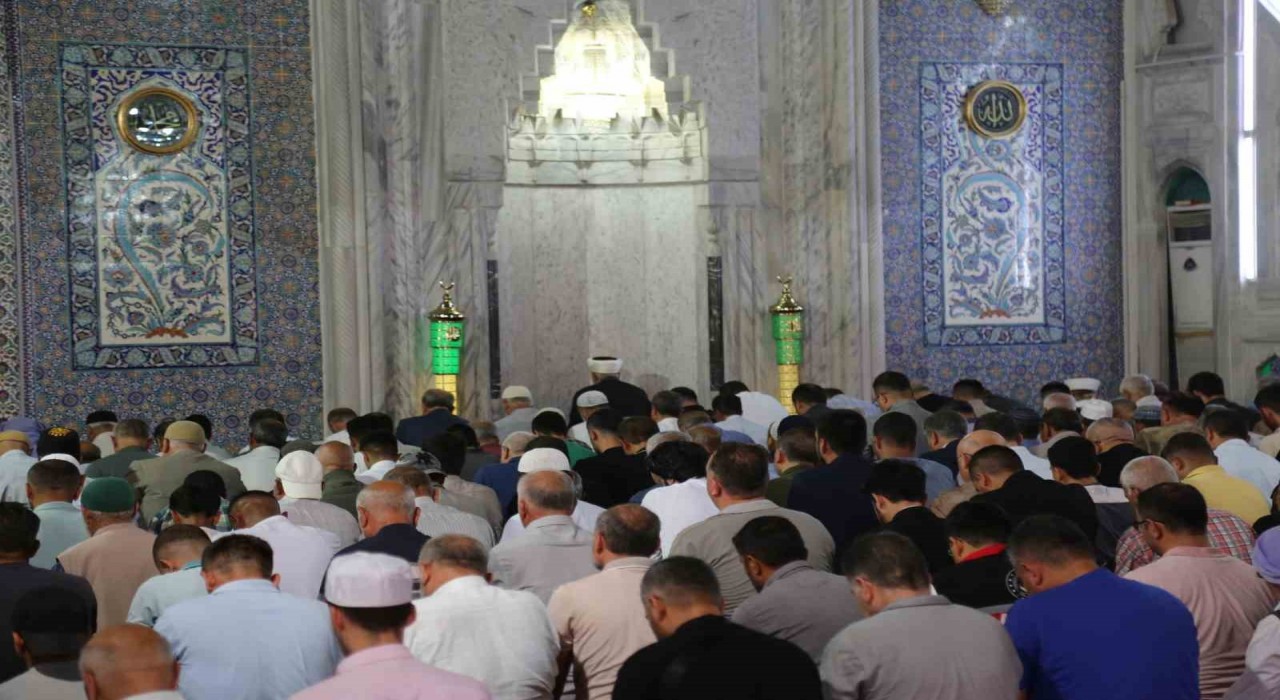 Şanlıurfada 15 Temmuz şehitleri dualarla anıldı