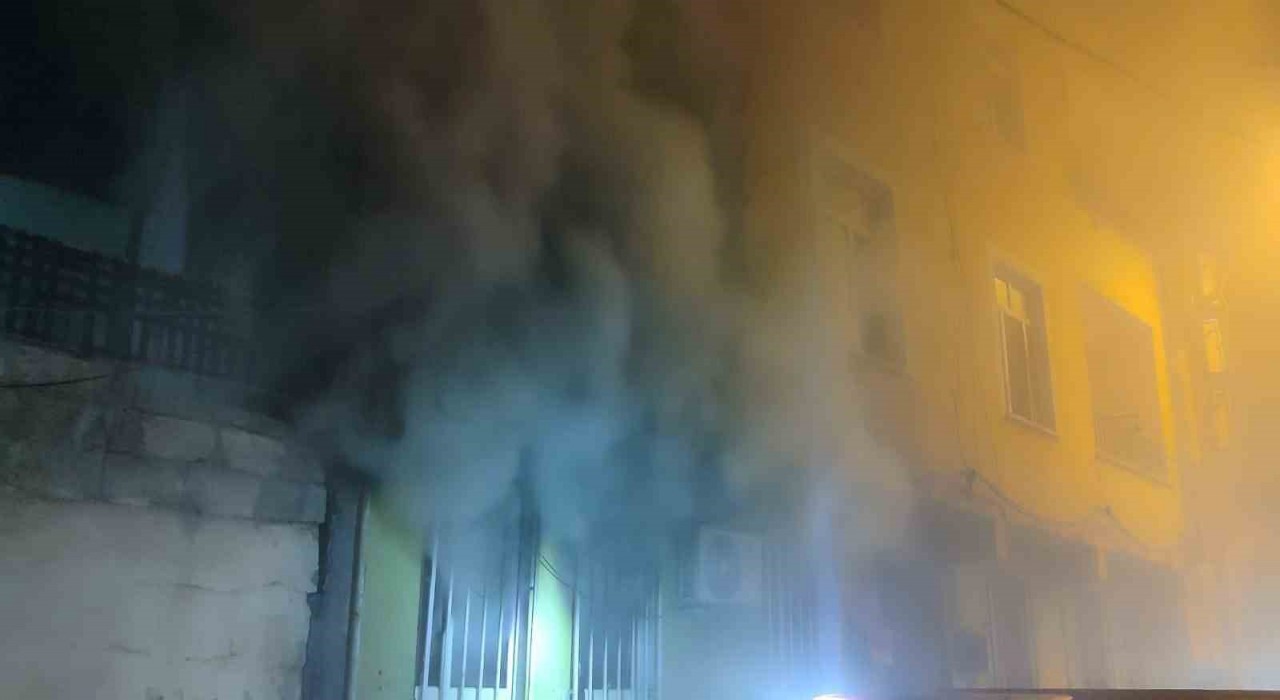 Şanlıurfada korkutan yangın: 3 kişi hastanelik oldu