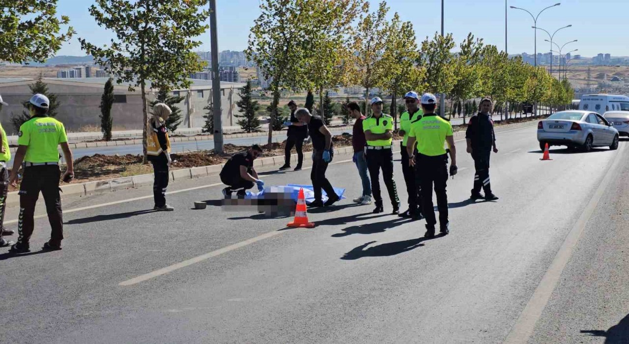 Şanlıurfada otomobilin çarptığı yaya öldü