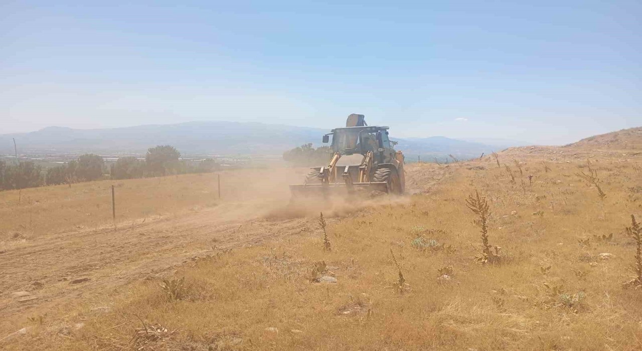Sarıgöl Çavuşlar Mahallesi orman yangınlarına karşı önlemini aldı