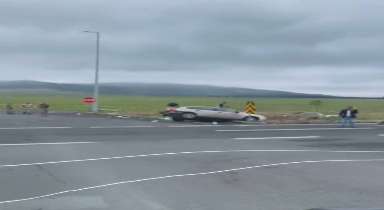 Sarıkamışta trafik kazası: 3 yaralı
