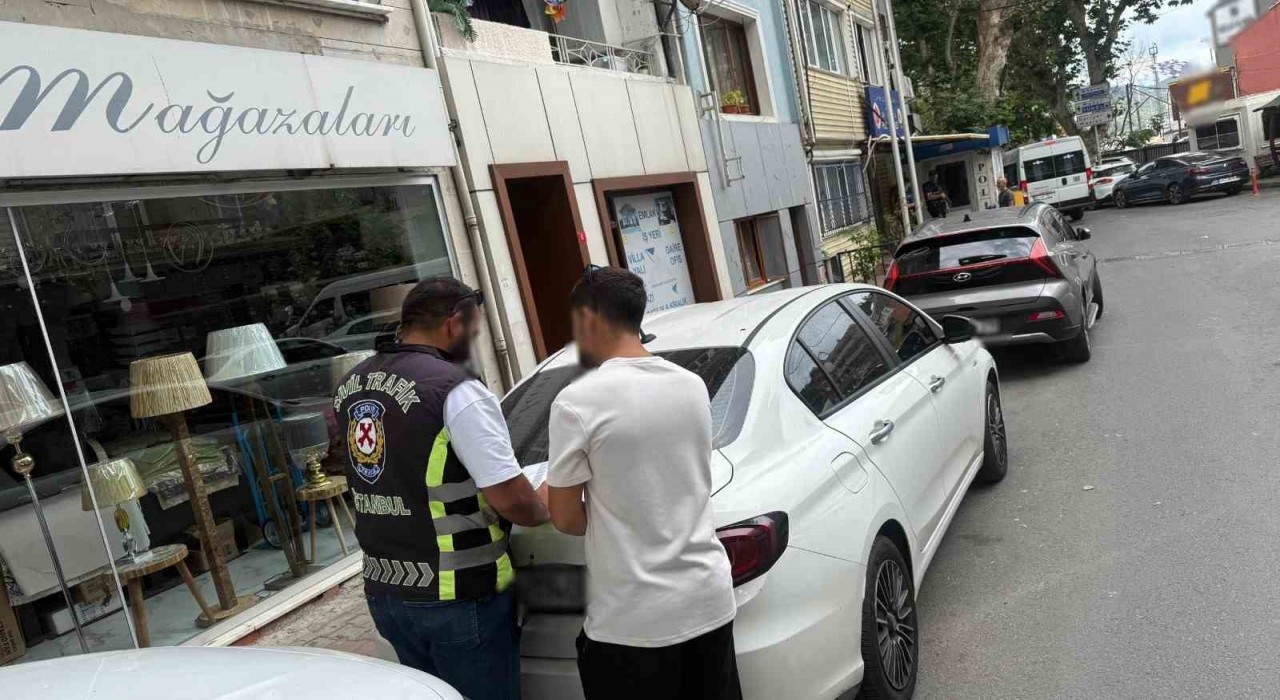 Sarıyerde tek teker yolculuk yapan motosikletli kamerada: 40 bin 378 TL para cezası